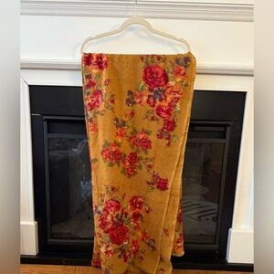 Floral wool/cashmere scarf wrap